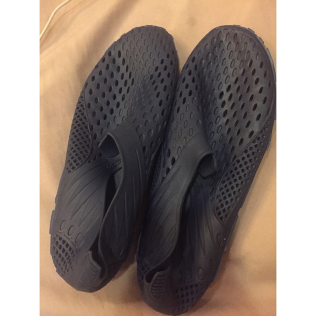 speedo water shoes