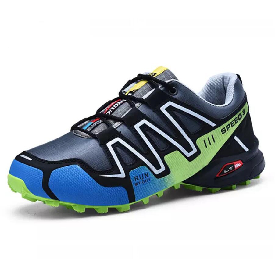 sports shoes for trekking