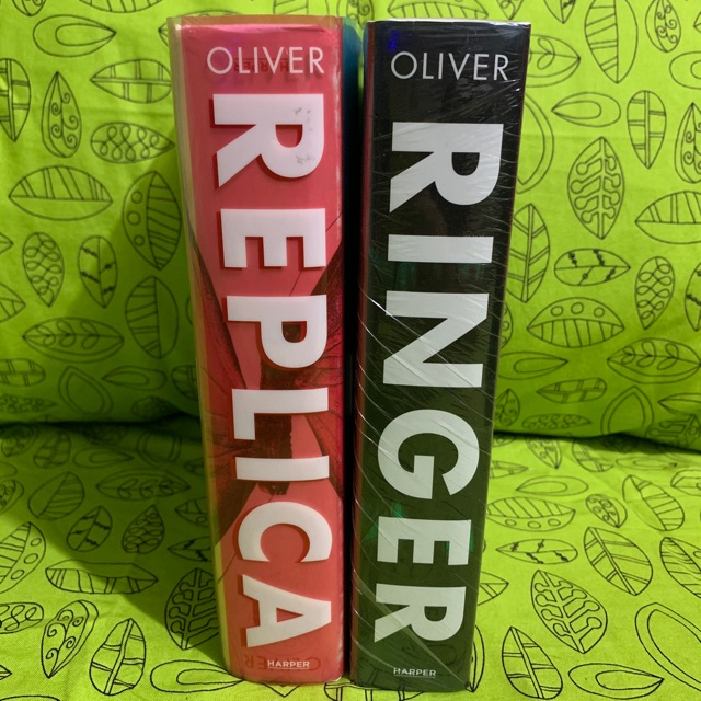 Replica And Ringer Hardcover By Lauren Oliver Shopee Philippines