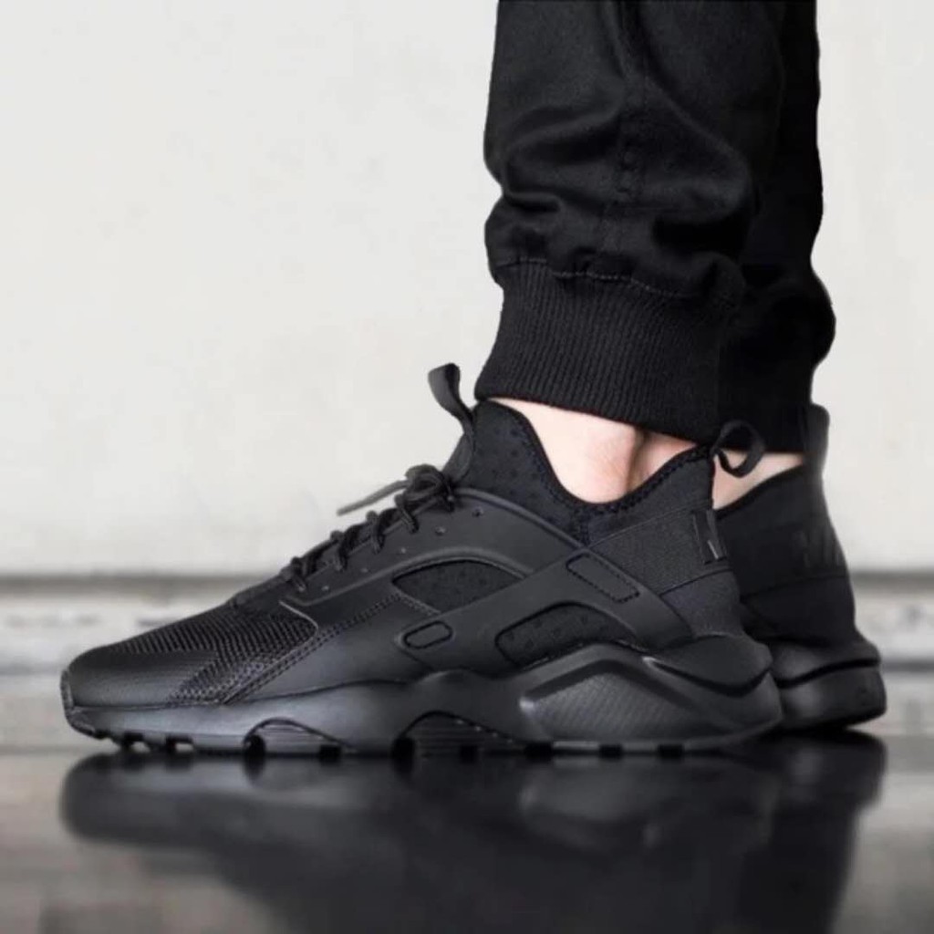men's all black nike huarache