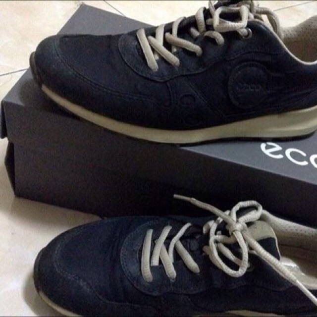ecco shoes for walking