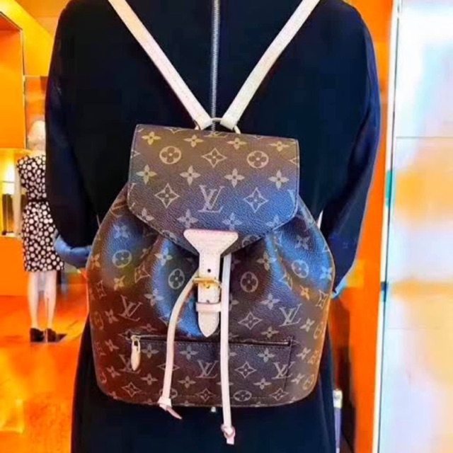 lv montsouris backpack