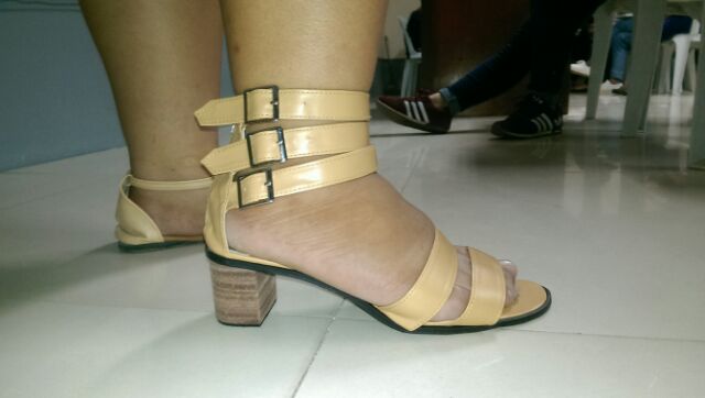 plus size wide shoes