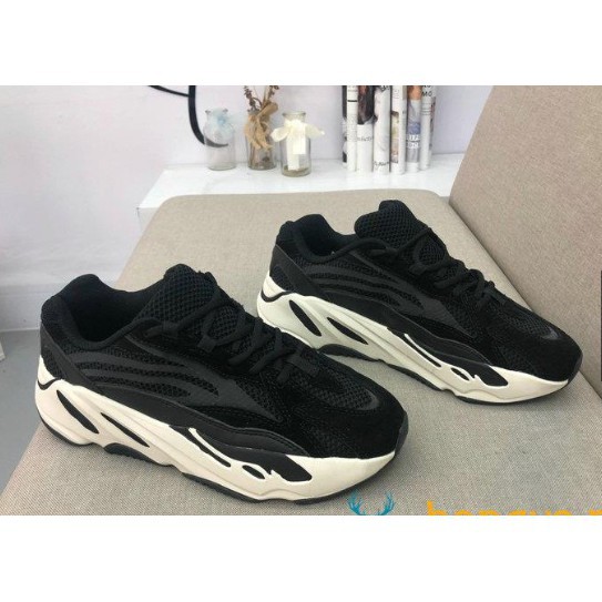 yeezy 700 real