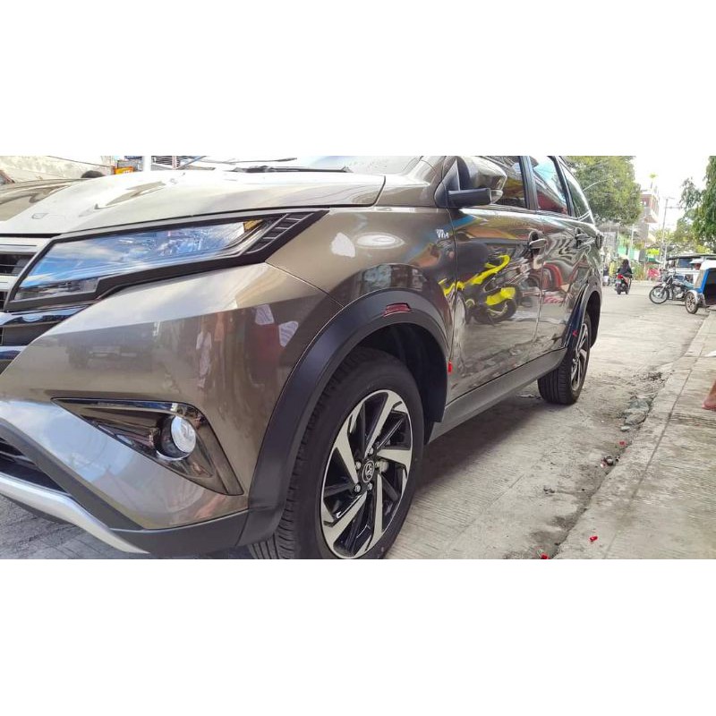 Toyota Rush Slim Fender Flares With Reflector Shopee