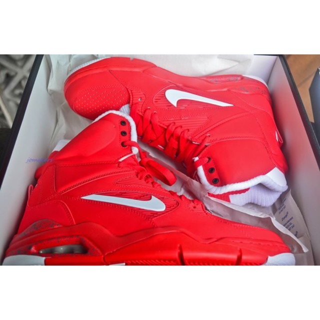 nike air command force university red