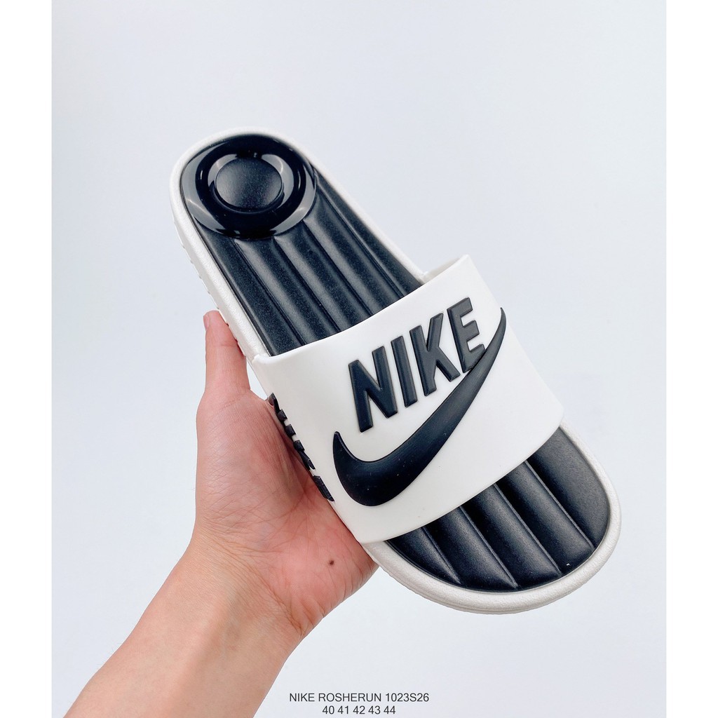 nike mismatch slides