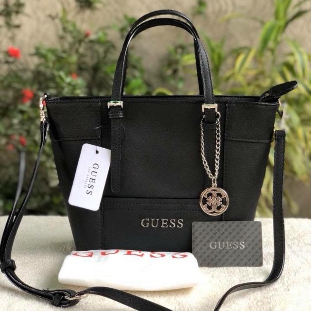 guess small sling bag