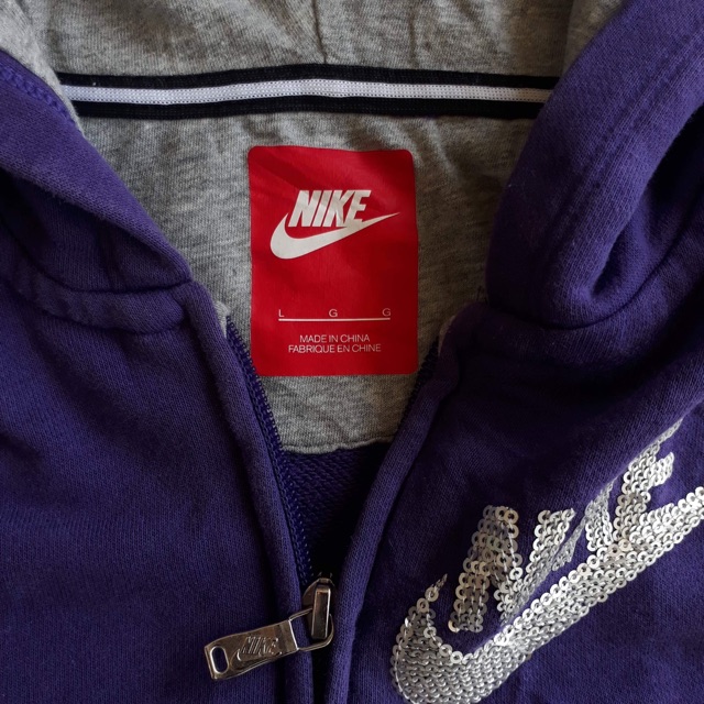 nike red tag year