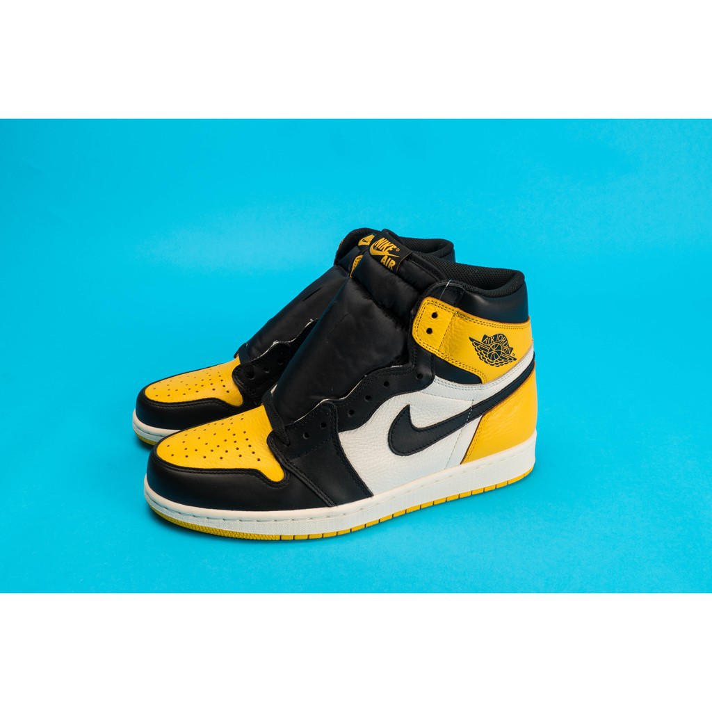 yellow jordan aj 1