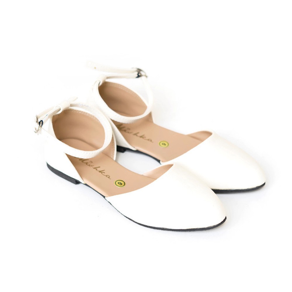 white pointed toe sandals