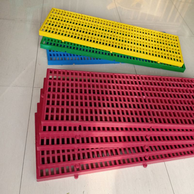 5 Pieces Interlocking Plastic Matting , Floor Mat Dog Matting GRADE A