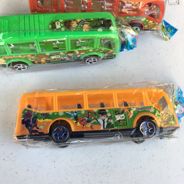 ben 10 bus toy