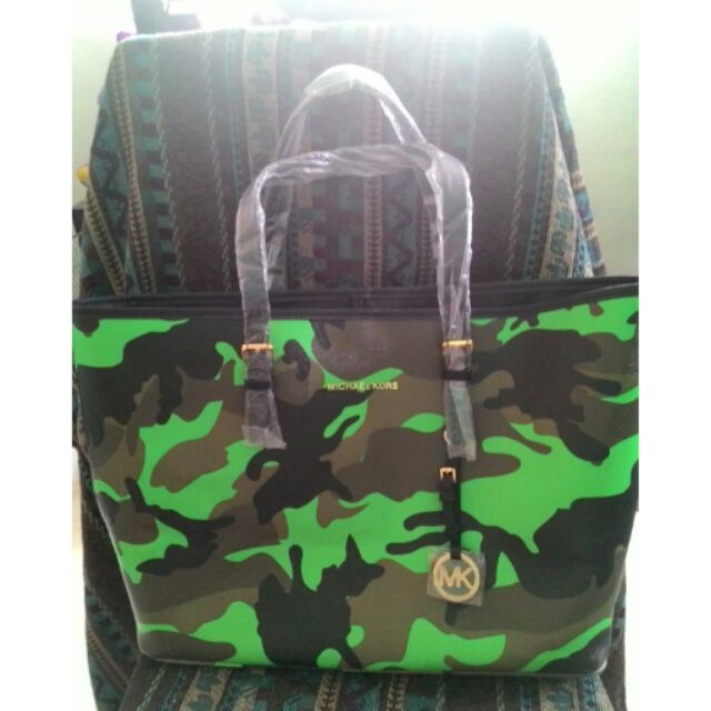 michael kors camouflage tote