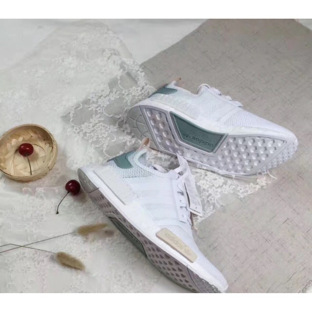 women's nmd r1 tactile green