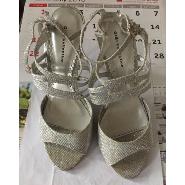 debut silver shoes