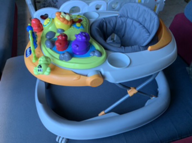 chicco walky talky walker in silver