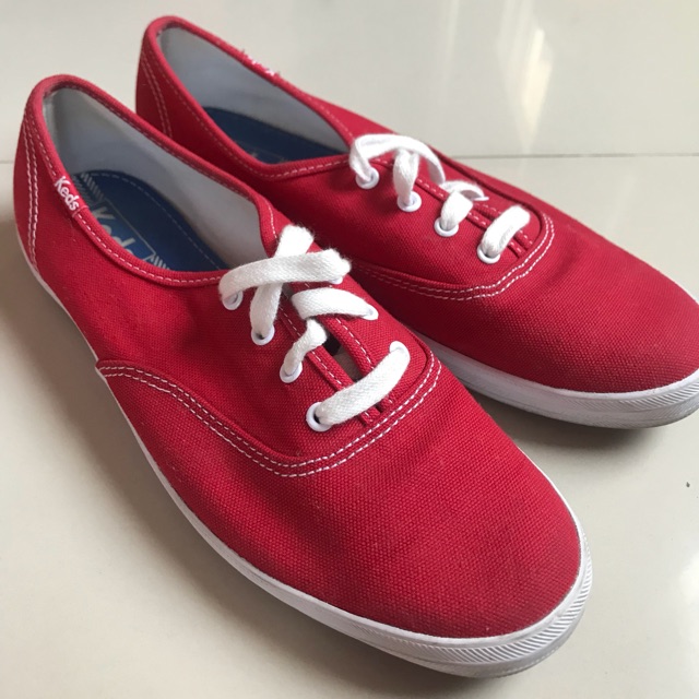 red keds slip on