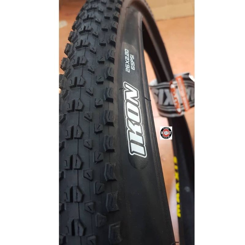 maxxis ikon 2.20
