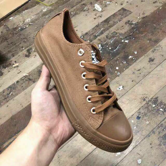 converse low cut shoes