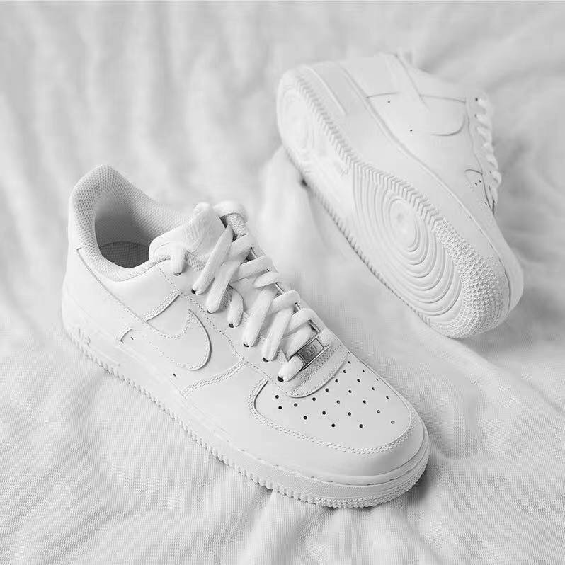 nike white low cut