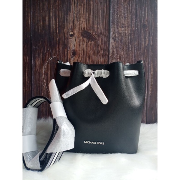 Authentic Michael Kors Leather Black Bucket Bag.. | Shopee Philippines