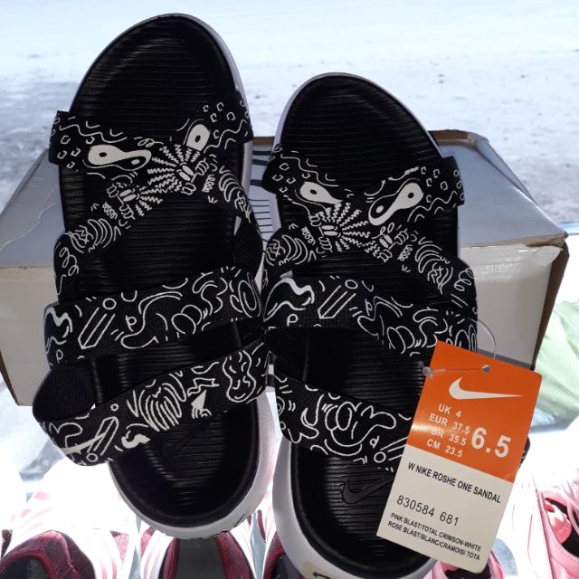 nike roshe sandals