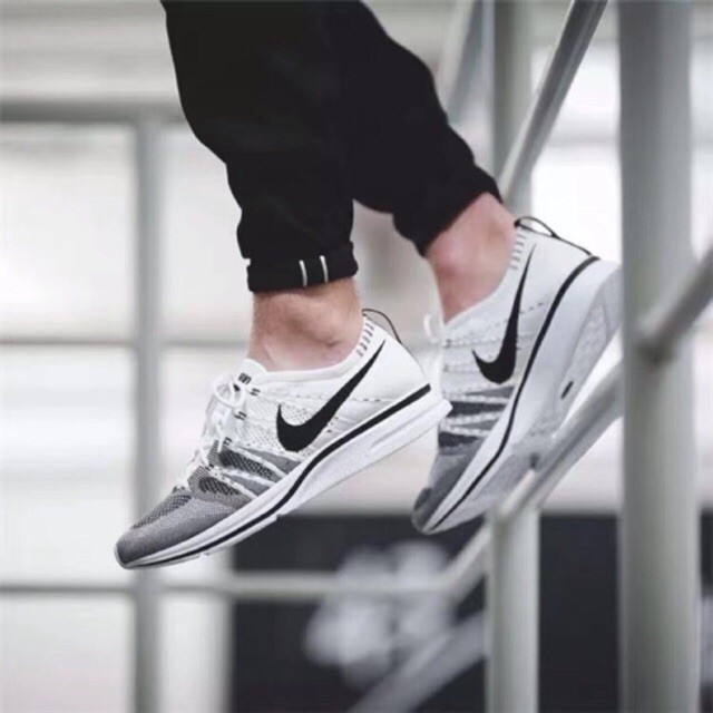 mens nike flyknit trainers