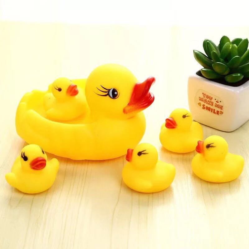 swimming duck toy