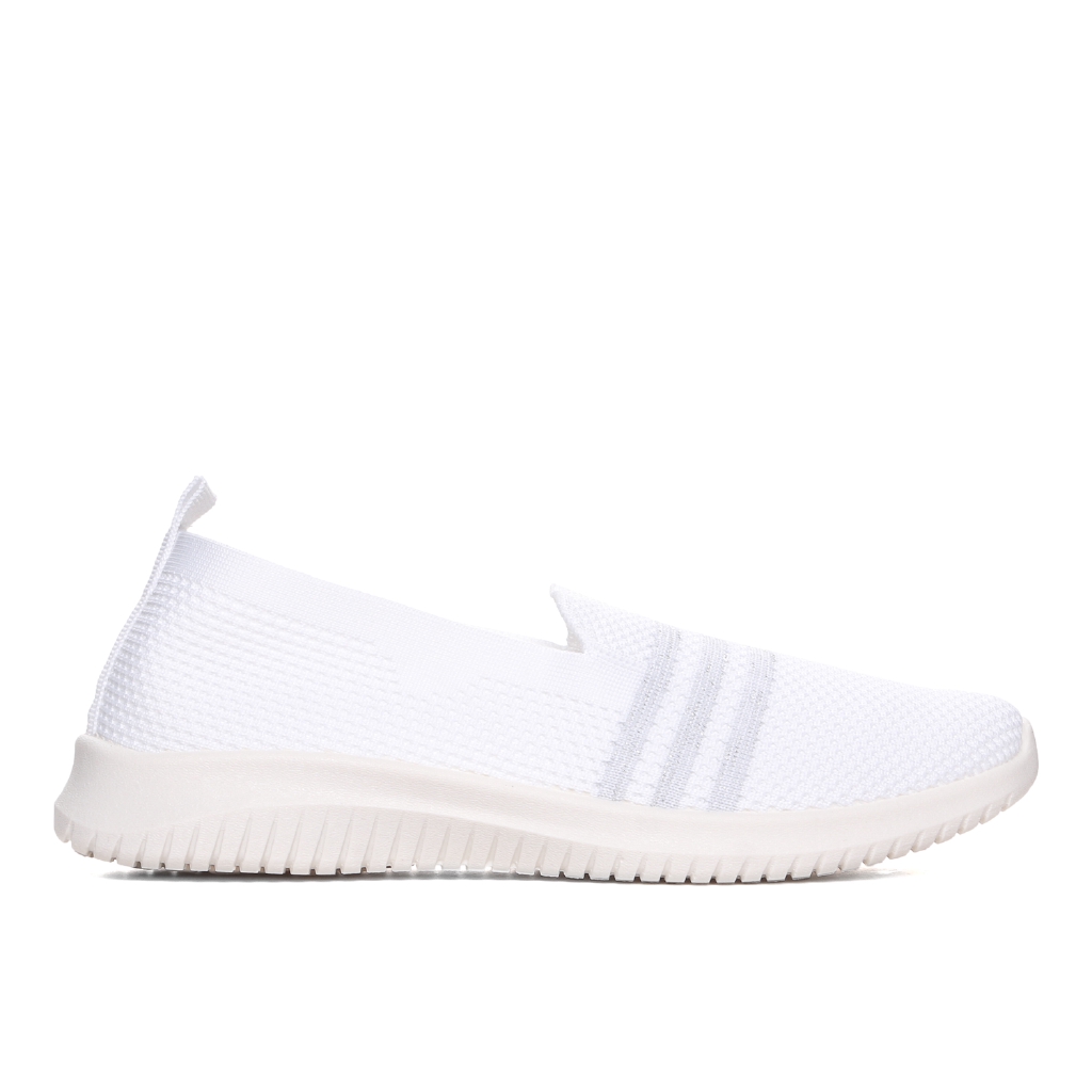 kicks white shoes
