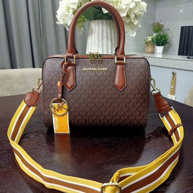 mk speedy bag