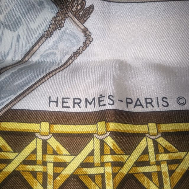 Authenticate scarf to where hermes How to
