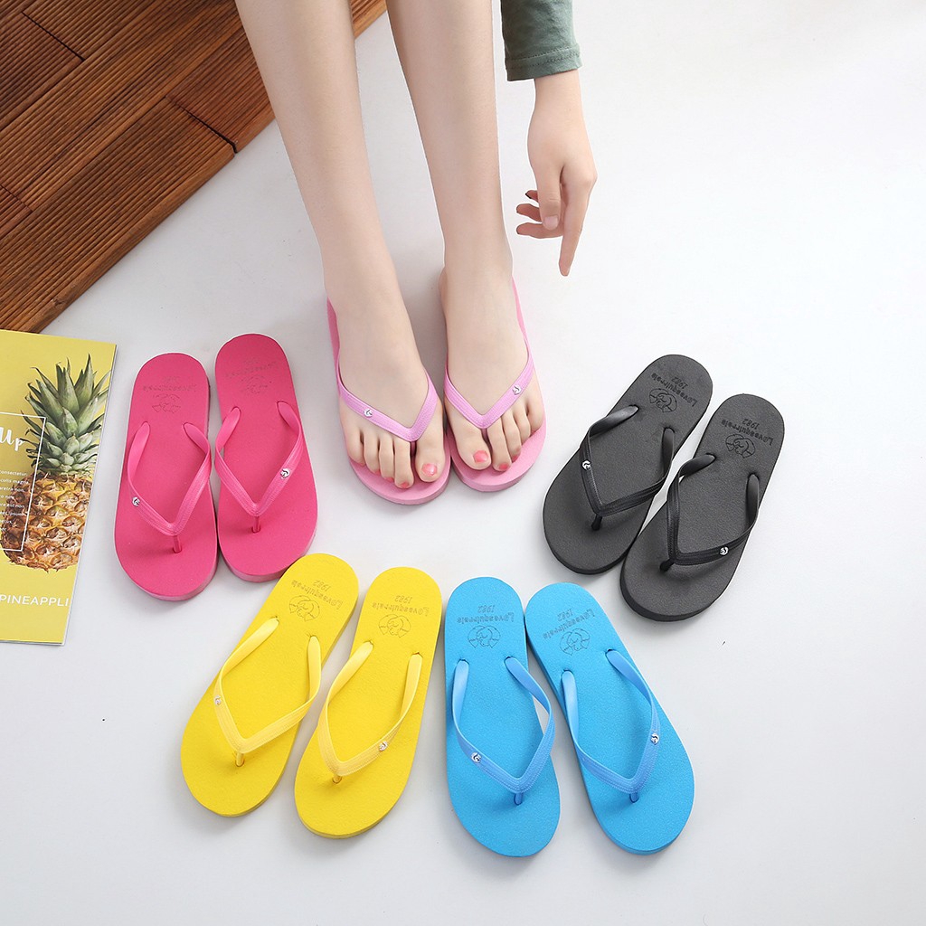 beach slippers for womens