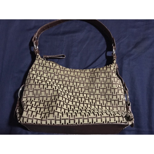 tommy hilfiger hobo bag