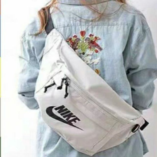 big nike fanny pack