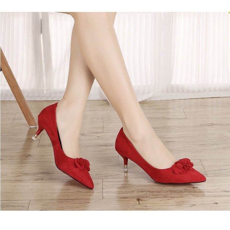 red pumps low heel