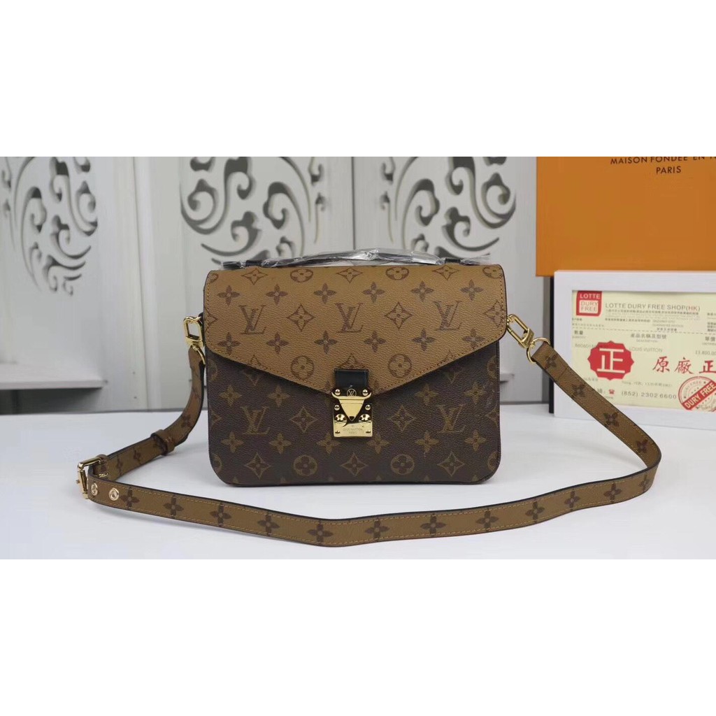 louis vuitton ladies messenger bag
