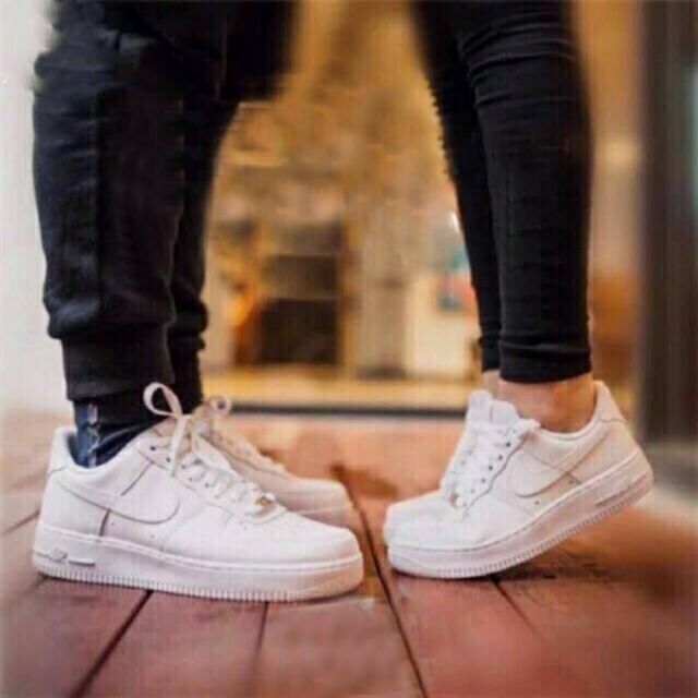 couple nike air force 1