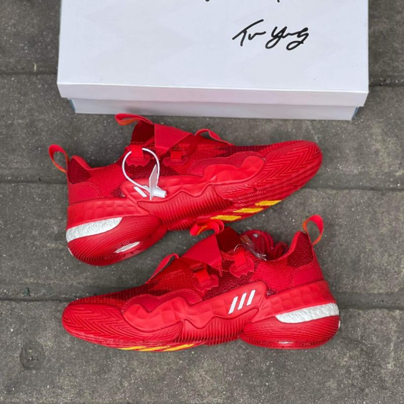 trae young basketball shoes