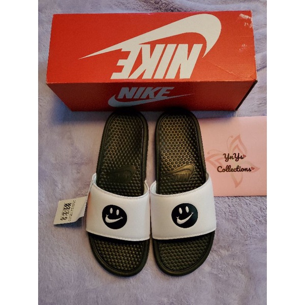 nike benassi smiley