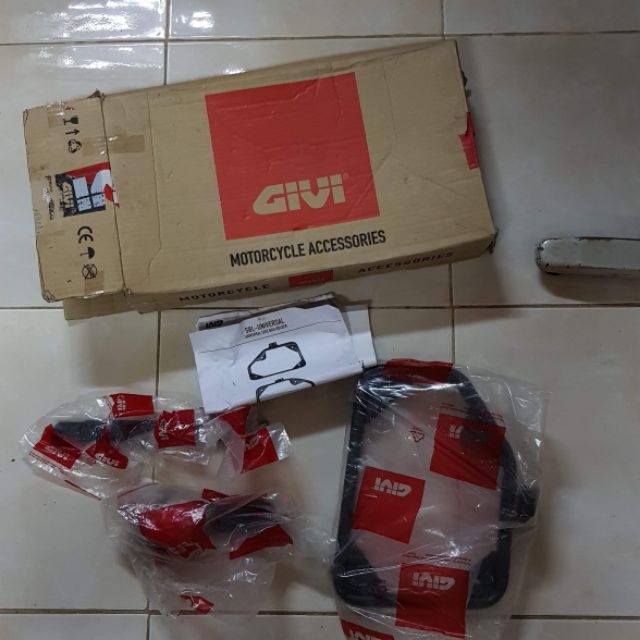 givi universal pannier brackets