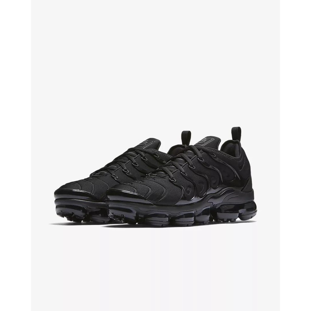 nike tn plus triple black