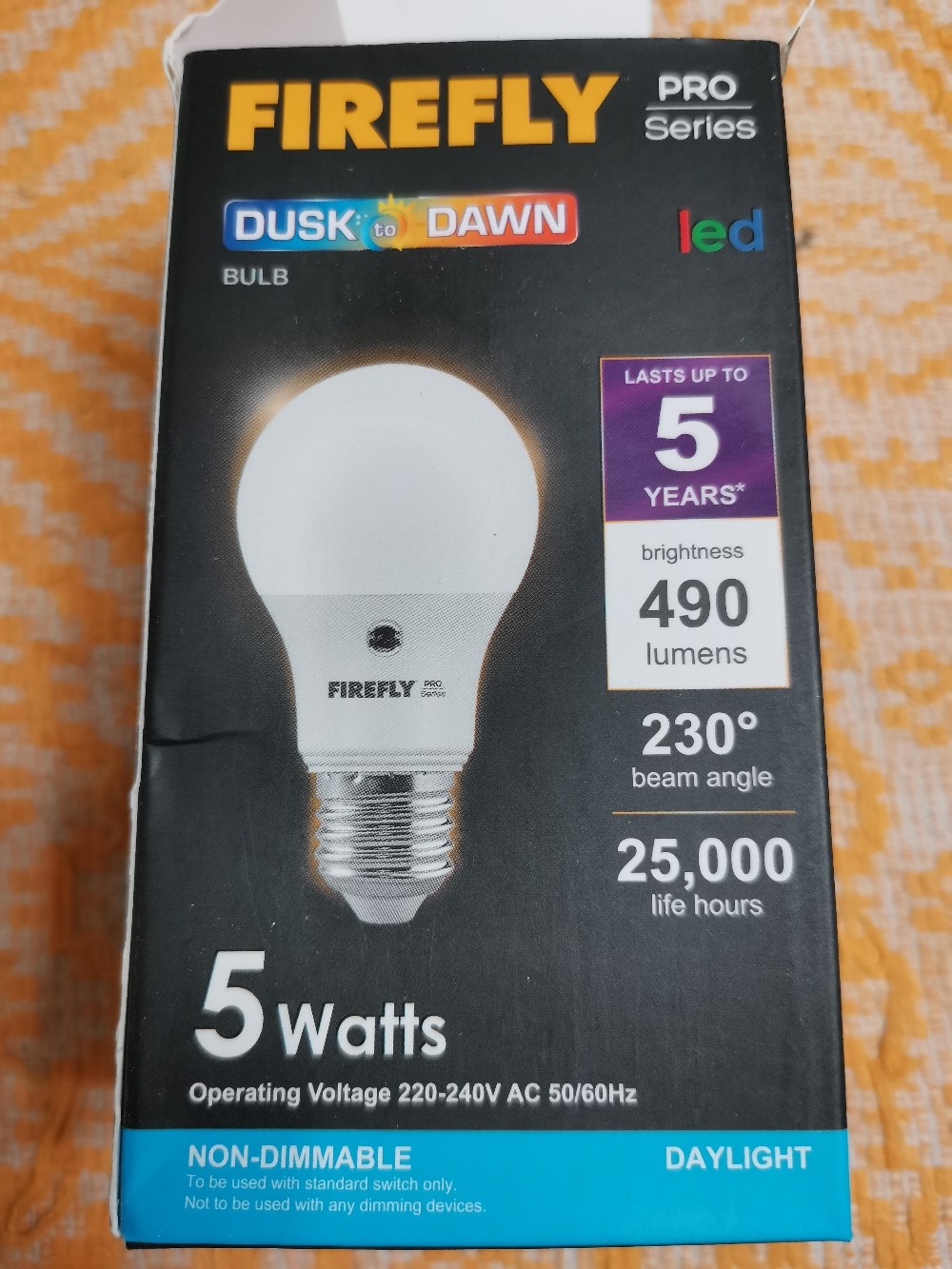 Firefly Dusk to Dawn LED Bulb 5W 9W (daylight and warm white) | Shopee ...