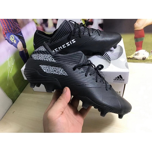 messi black shoes