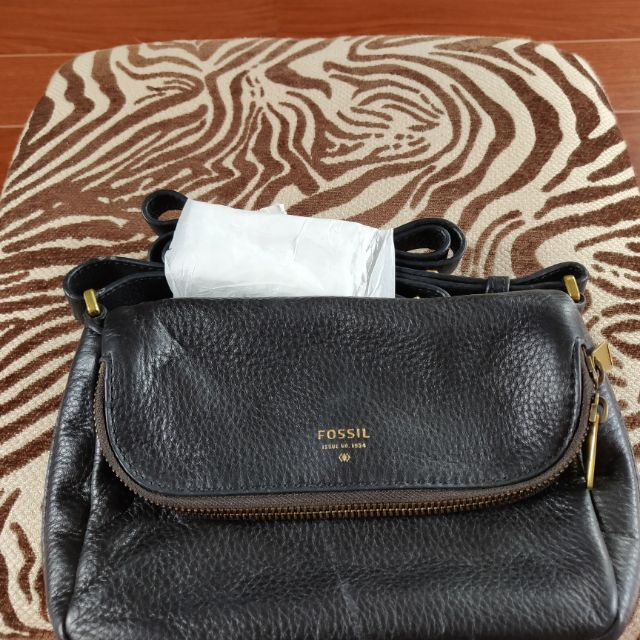 fossil sling bag leather