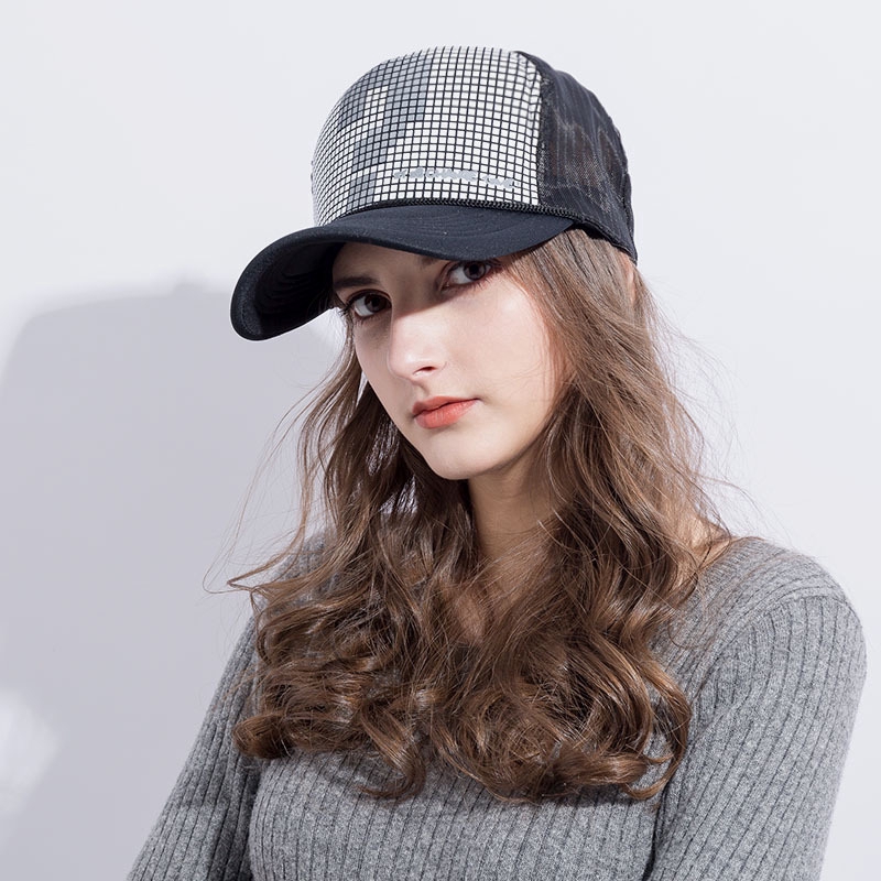 curved brim cap