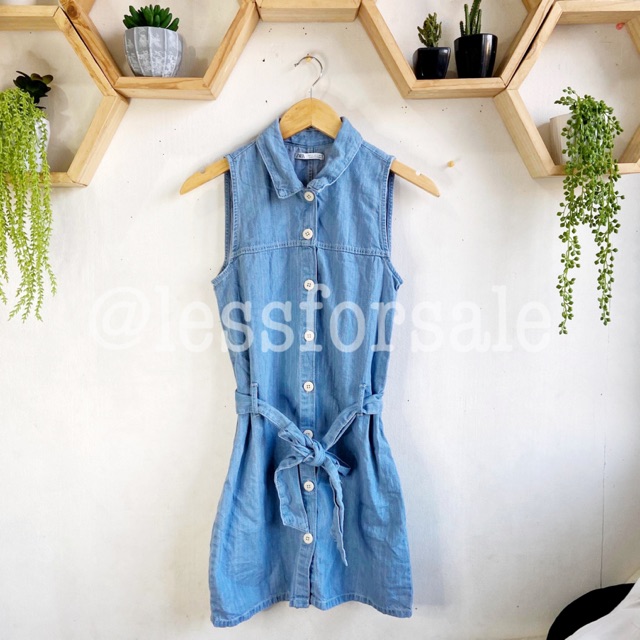 zara denim dress with buttons