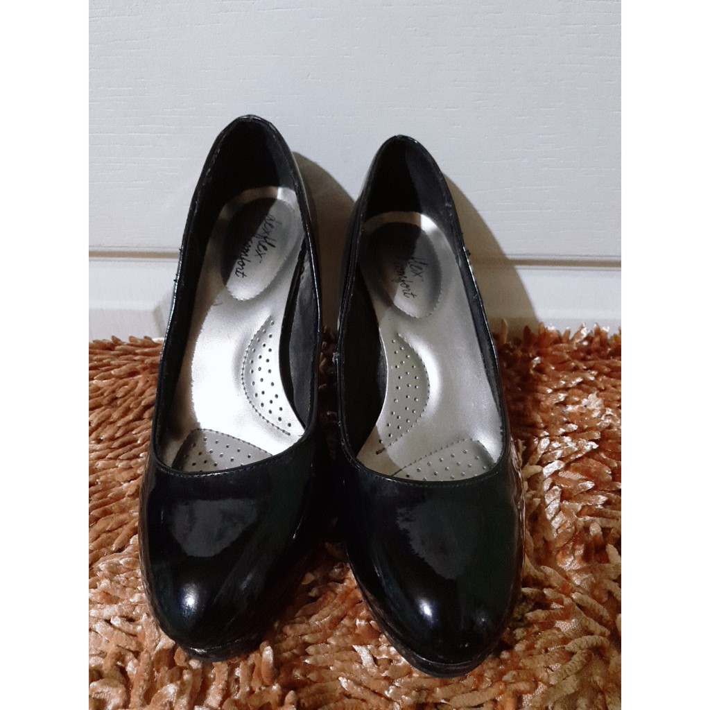 payless black work shoes