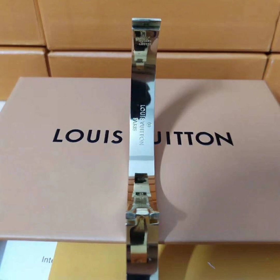LOUIS VUITTON Lv Brand Full Diamond Extravagant Bracelets Four-Leaf Clover  Female Student Simple Kor