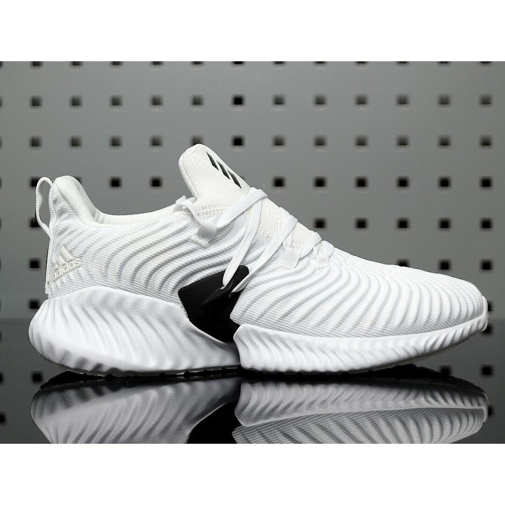 damnificados desencadenar Estrecho selling fashion Adidas Alphabounce Instinct CG5590 White Black Men Alpha God  Level Running Shoes | Shopee Philippines